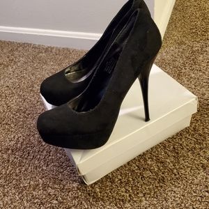 Luichiny Pumps
